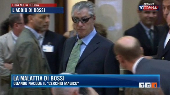 Lo speciale di TgCom per le dimissioni di Bossi