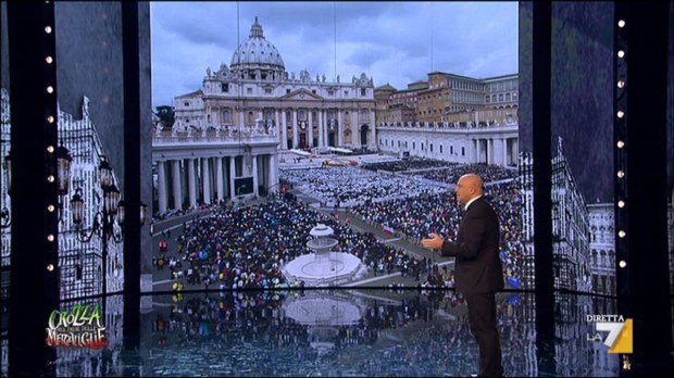 Crozza nel Paese delle Meraviglie, puntata 2 maggio 2014