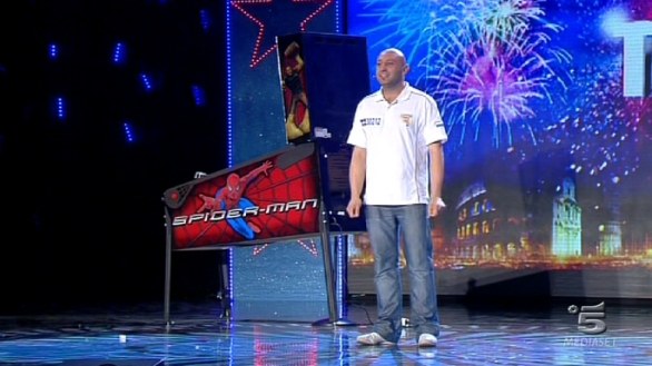 Daniele Acciari, giocatore di flipper ad Italia s got talent