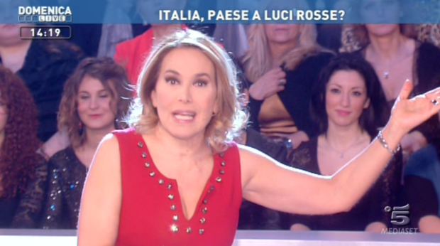 Domenica Live: Italia a luci rosse (le foto)