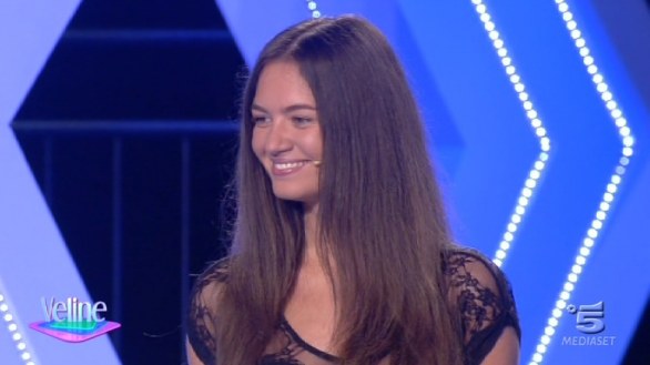 Veline 2012 - Eleonora Grigorova vince la puntata del 13 luglio