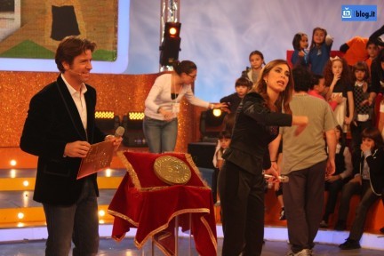 Foto dal dietro le quinte dello Zecchino D'Oro 2009 con Veronica Maya e Paolo Conticini