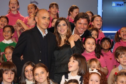 Foto dal dietro le quinte dello Zecchino D'Oro 2009 con Veronica Maya e Paolo Conticini