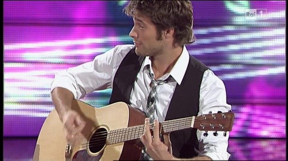 Foto di Rodrigo Diaz ospite a Ti Lascio Una Canzone 4 con Antonella Clerici