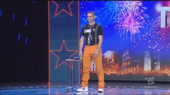 Francesco Mariotti, giocoliere a Italia s Got Talent 2013