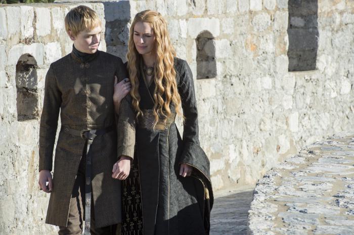 dean-charles-chapman-as-tommen-baratheon-and-lena-headey-as-cersei-lannister-photo-macall-b-polay-hbojpg