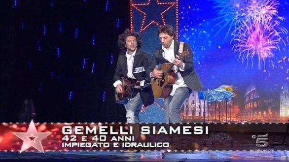 Gemelli siamesi, comici ad Italia s got talent 2013