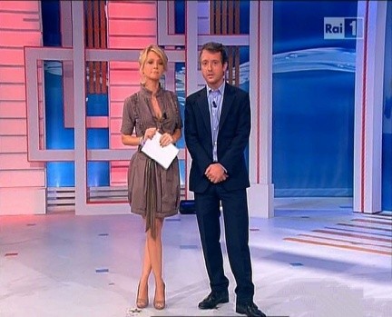 Foto della conduttrice di rai1 georgia luzi con pierlugi diaco a unomattina estate