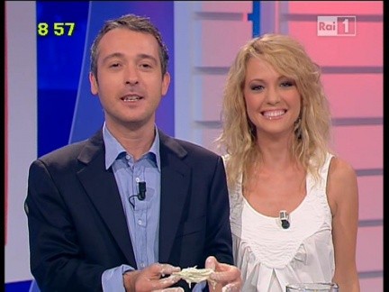 Foto di Georgia Luzi da Uno mattina estate 2010 su Raiuno con Pierluigi Diaco