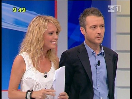 Foto di Georgia Luzi da Uno mattina estate 2010 su Raiuno con Pierluigi Diaco