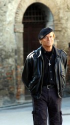 Terence Hill in Don Matteo 6