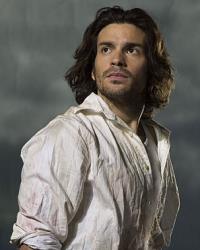 Isaac Mendez (Santiago Cabrera)