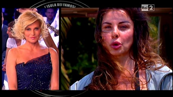 Isola 2011 - Alba Parietti sexy nella prova del fango