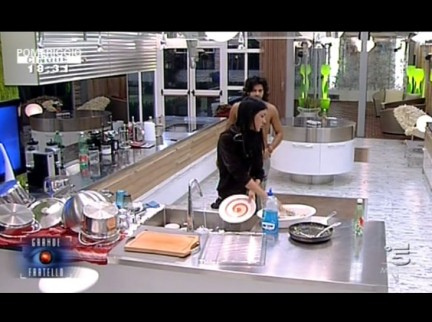 Le foto del fattaccio al GF 10 fra Mauro e Veronica