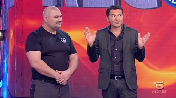 Lo show dei record, la prima puntata del 13 settembre 2012