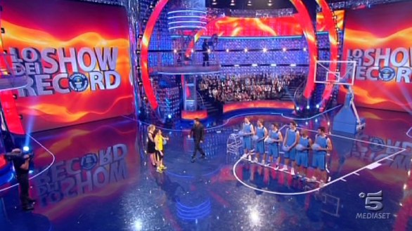 Lo show dei record, la prima puntata del 13 settembre 2012