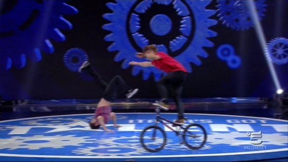 Luca Contoli biker freestyle a Italia's got talent