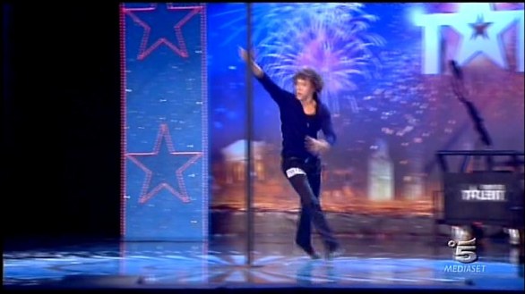 Luca Morrocchi acrobata di Italia\'s got talent