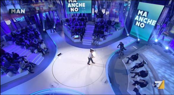 Ma anche no su La7, prima puntata del 4 dicembre 2011