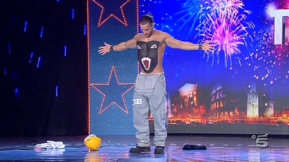 Matteo Castellani, spogliarellista con sorpresa ad Italia s got talent 2013