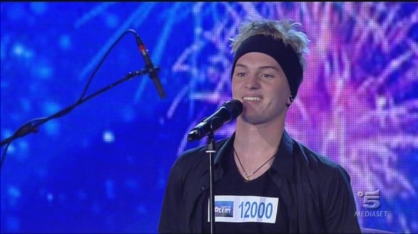 Matteo Manzoni, batterista bendato a Italia s Got Talent 2013