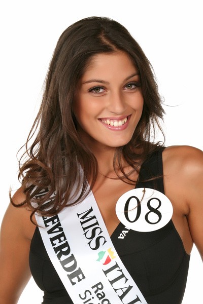 Miss Italia 2010 - 08 - Miss Valleverde Ragazza in Gambissime Sicilia - Nicoletta Taormina