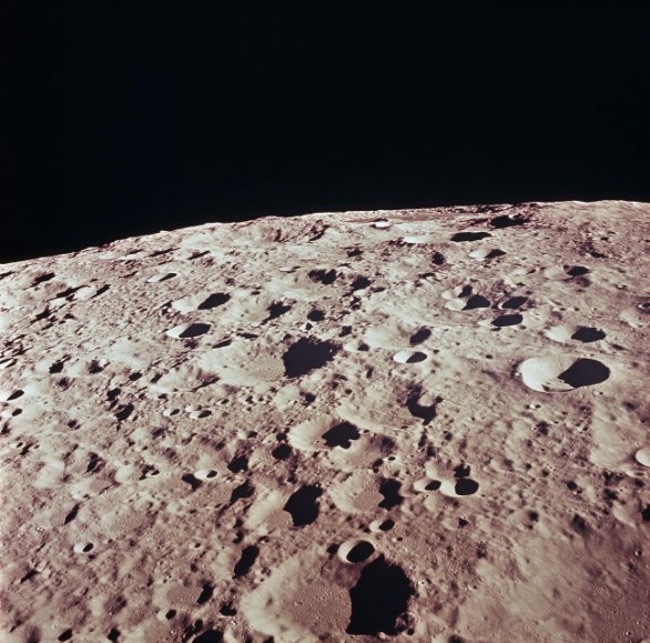 NELLA FOTO CRATERE N° 308 DELLA SUPERFICIE LUNARE SCATTATO DALL\'EQUIPAGGIO DELL\'APOLLO 11 IL 20 LUGLI O1969 FOTO NASA/PHOTOSHOT/INFOPHOTO 