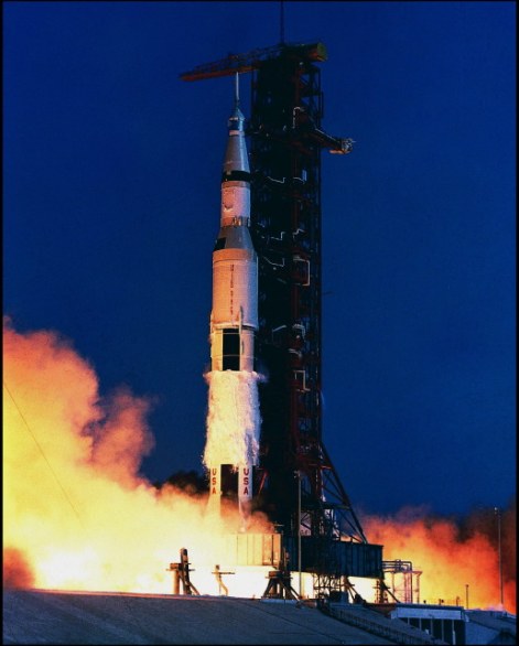 NELLA FOTO 16 LUGLIO 1969 LANCIO DEL SATURNO V DAL KENNEDY SPACE CENTER CHE PORTA L\'APOLLO 11 SULLA LUNA FOTO NASA/PHOTOSHOT/INFOPHOTO 