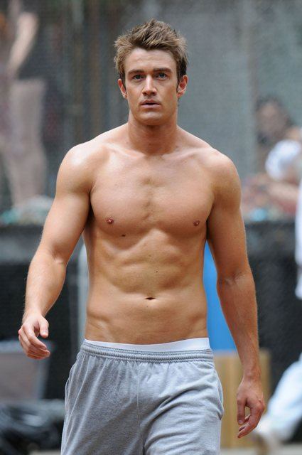 Robert Buckley, nel cast di One Tree Hill 7