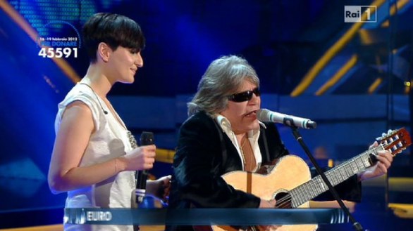 Sanremo 2012 - Arisa con Josè Feliciano in “Che sarà - Que sera’”