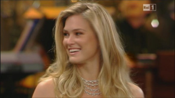 Sanremo 2013, Bar Refaeli bellissima all Ariston