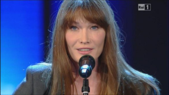 Sanremo 2013, Carla Bruni canta con Luciana Littizzetto - 13 febbraio 2013