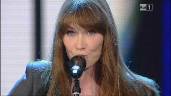 Sanremo 2013, Carla Bruni canta con Luciana Littizzetto - 13 febbraio 2013