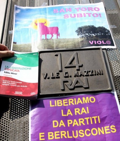 Rai: le foto del sit-in del popolo viola