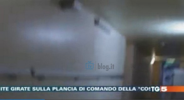 Tg5 - Concordia, le immagini del filmato shock