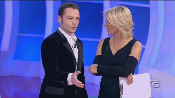 Tiziano Ferro a C\'è Posta per Te 11 novembre 2012