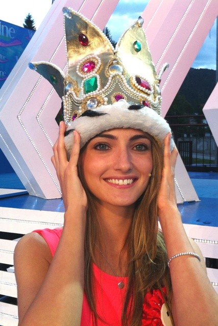 Veline 2012 - Giulia Marchegiani vince la puntata del 17 luglio