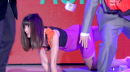 Victoria Cabello alle prese con l\'acropole, versione lap dance