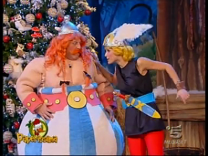 Gerry Scotti (Obelix) e Michelle Hunziker (Asterix) in Paperissima